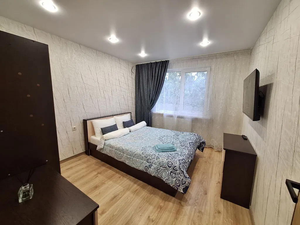 Коттедж Дом в центре города с парковкой и мангальной зоной — Геленджик