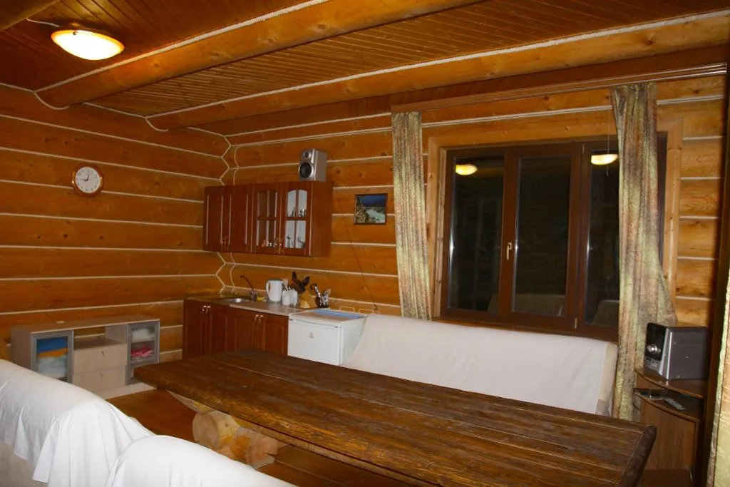 Уютный коттедж с бассейном на берегу реки Волга