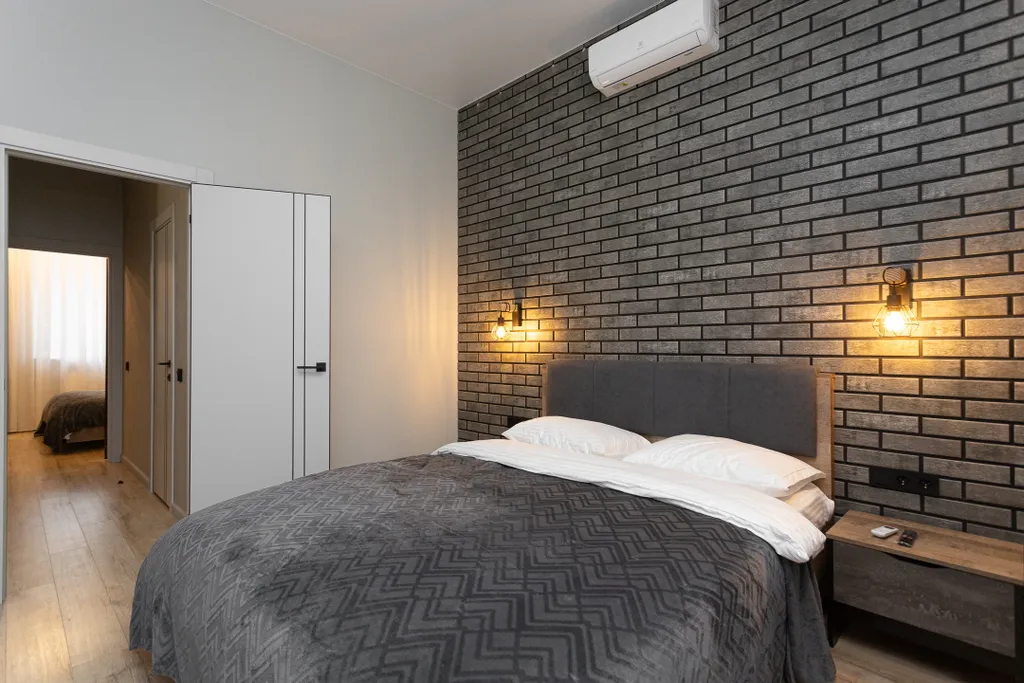 На первой линии от моря сдам полдома