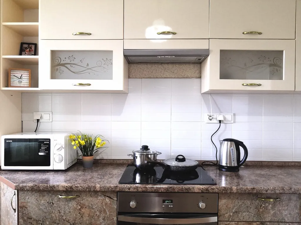 Напротив ледового дворца на набережной в элитном доме