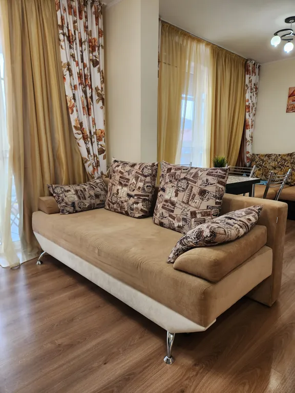 Квартира-студия с видом на горы и бассейн