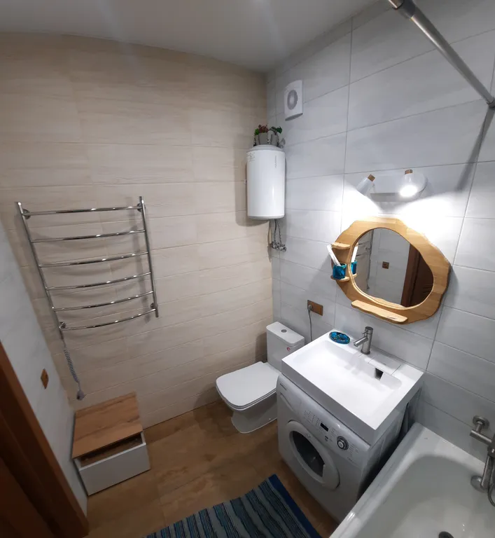 Апартамент с лаундж-зоной в экодизайне в центре города