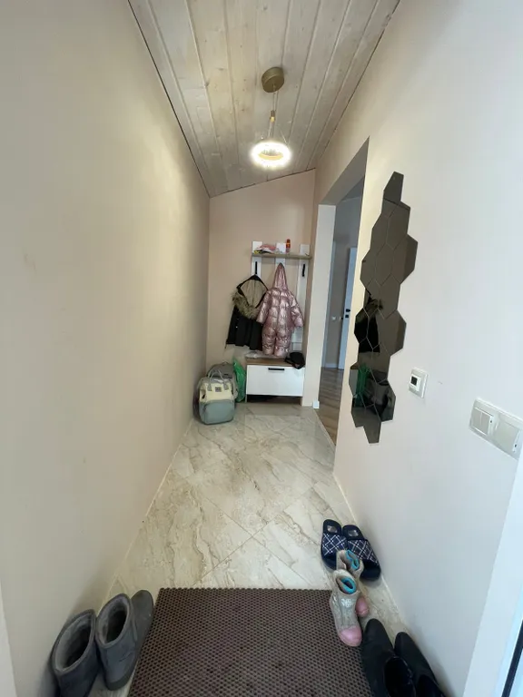 Дом в тишине леса и полей