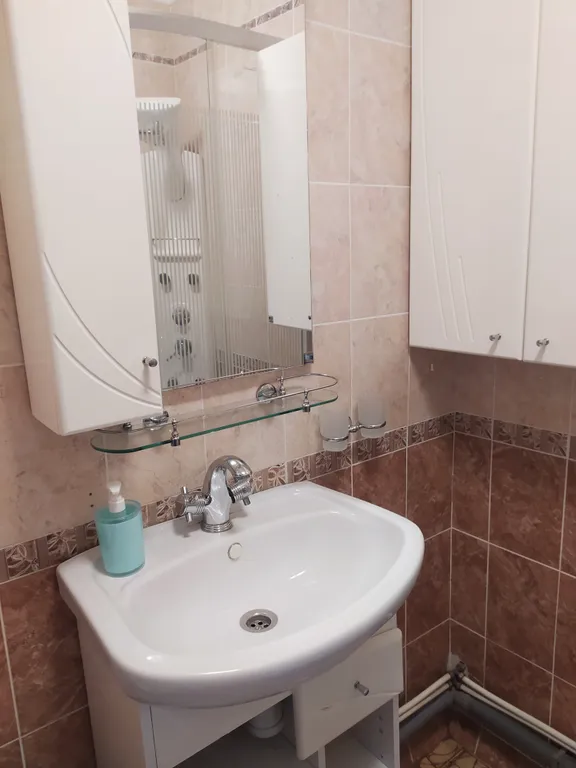 Уютная квартира (15 минут до центра на автобусе)