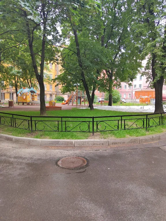 Квартира рядом с центром и метро, бесплатная парковка