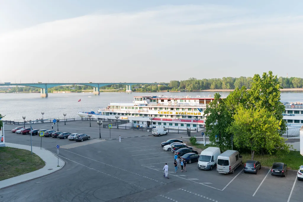 Солнечная семейная двушка в сталинке у Волги, Флотского и храмов