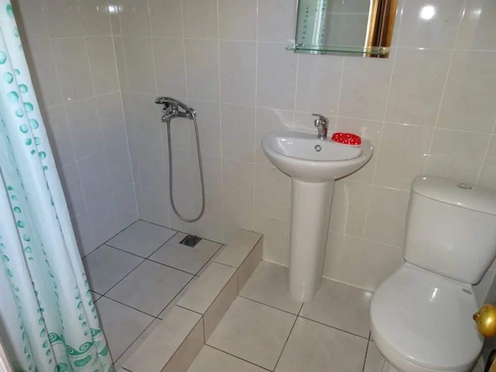 Уютные номера с видом на горы и в сад