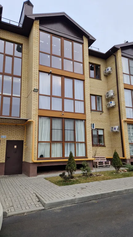 Новая чистая квартира с панорамным остеклением