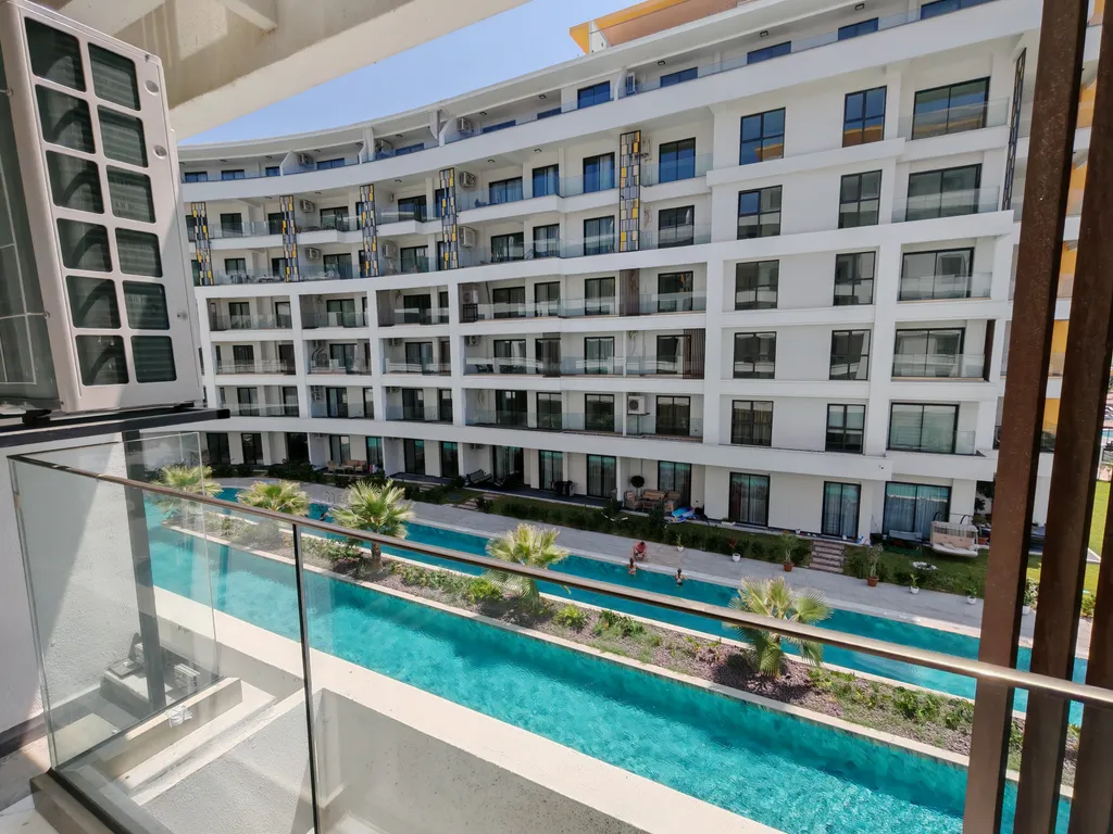 Квартира с тремя спальнями Azura World Residence & Hotel