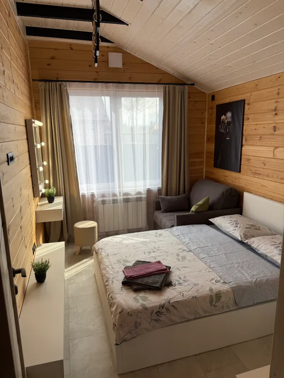 Одноэтажный двухкомнатный дом БарнХаус в черте города