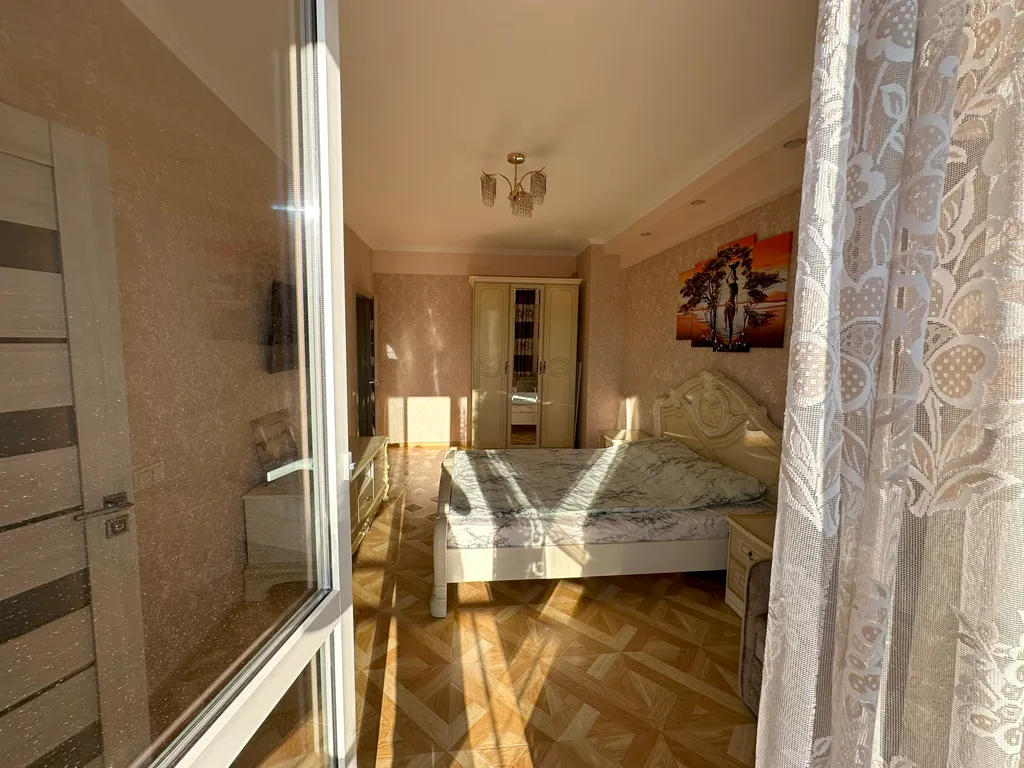 Дом с часами - двухэтажный таунхаус для отпуска у моря