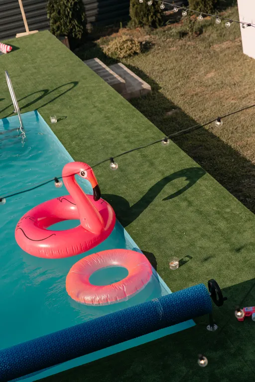 Дом с баней и бассейном