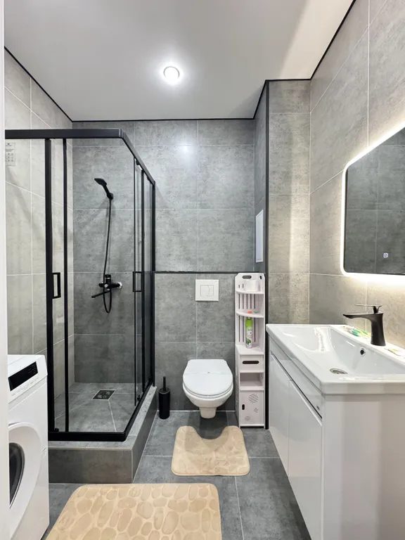 Евродвухкомнатная квартира с дизайнерским ремонтом