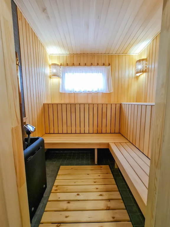 Коттедж с купелью и сауной