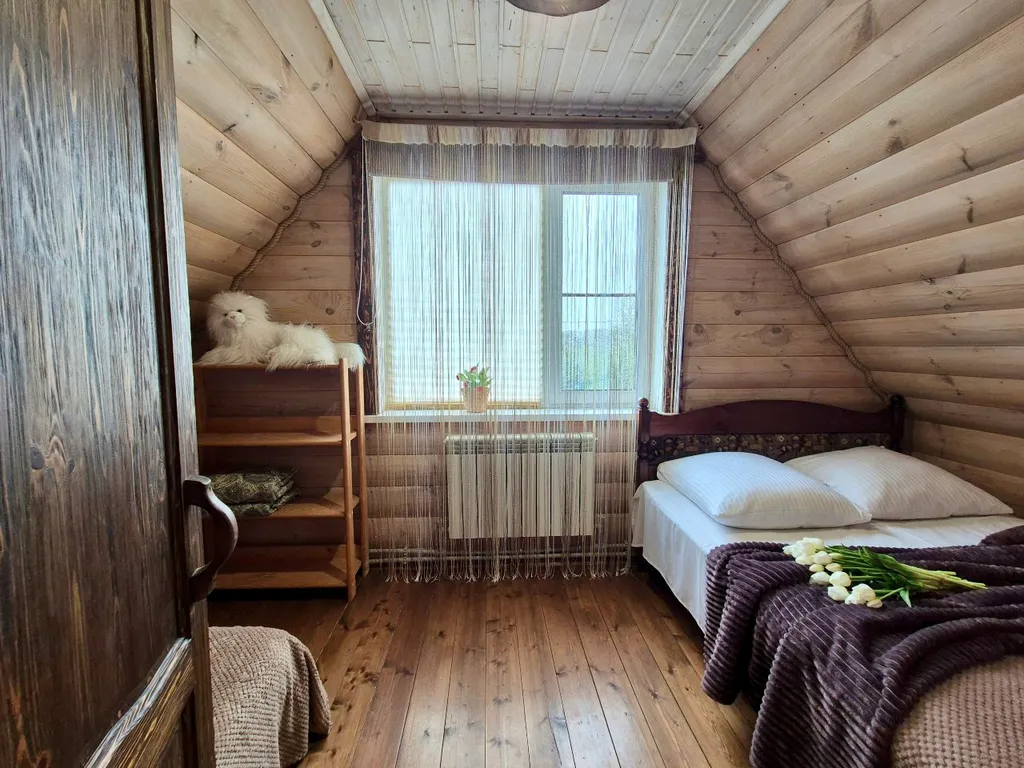 Дом с сауной, теплой купелью и аэрохоккеем на берегу водохранилища