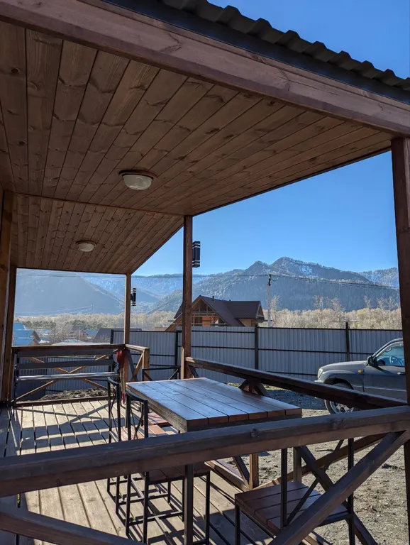 Уютный дом с видом на горы