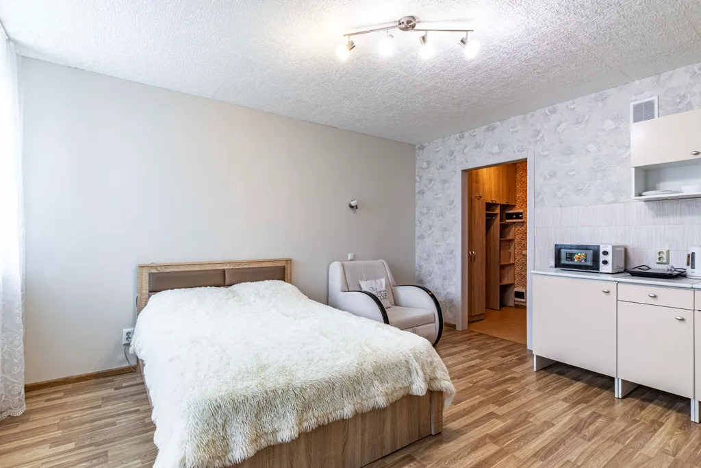 Квартира-студия с балконом для командированных и отдыха