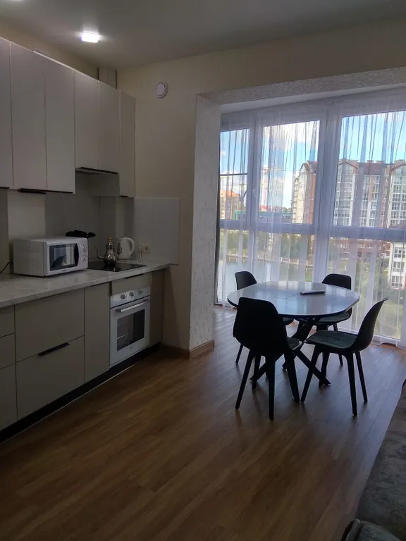 Уютная квартира с видом на озеро.