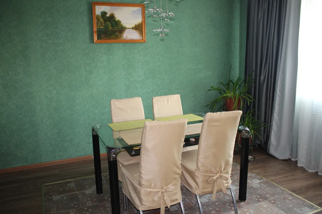 Уютная, просторная квартира в 10 минутах от пляжа — аренда посуточно в Яровое