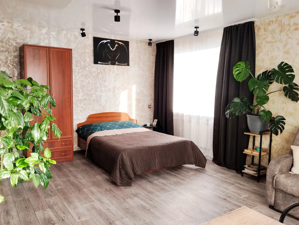 Квартира-студия Королевский конь в районе вокзала — аренда посуточно в Бийск