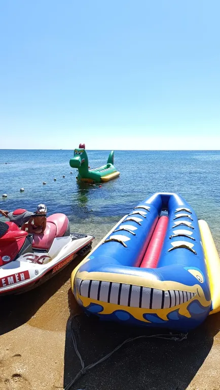 Уединенный трёхместный домик с queen size с собственным садом