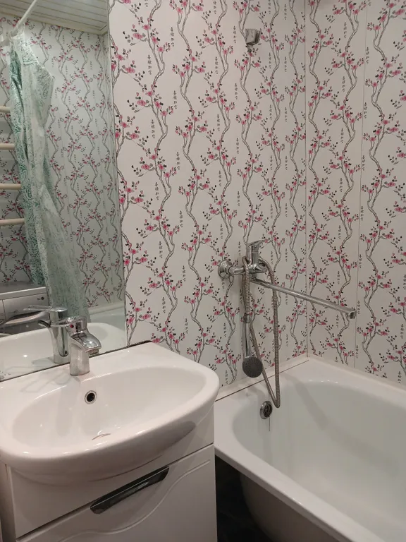 Многоместная комфортная квартира с балконом