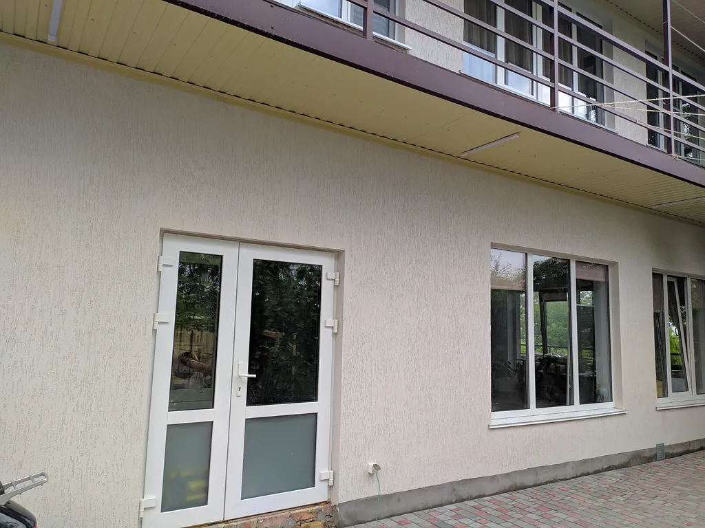 Трёхместный номер на втором этаже с видом на море