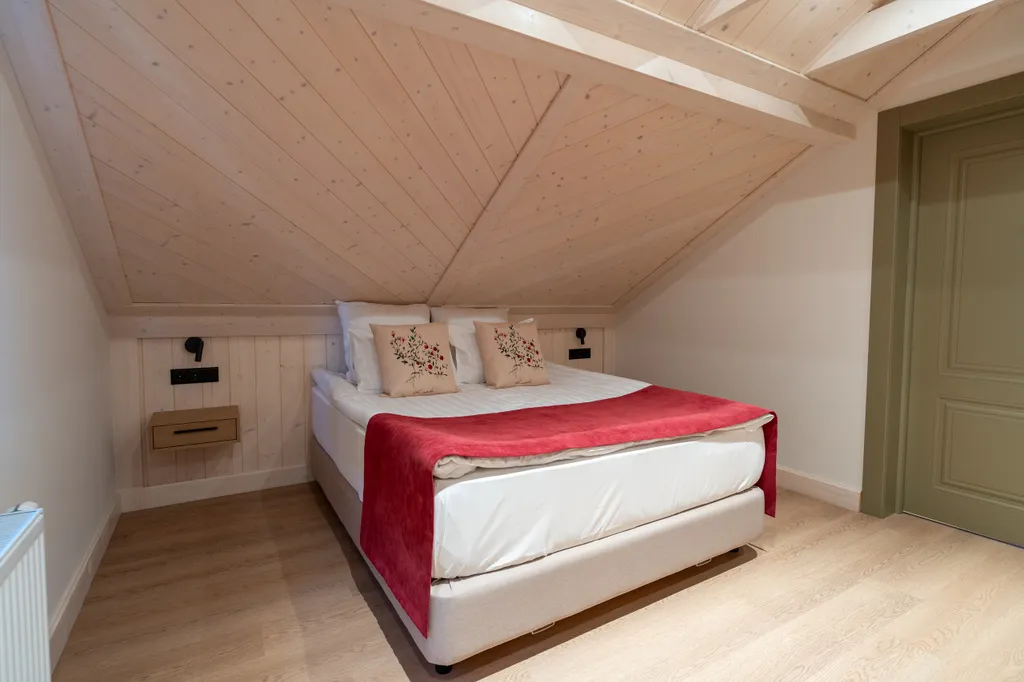 4-комнатный Дом