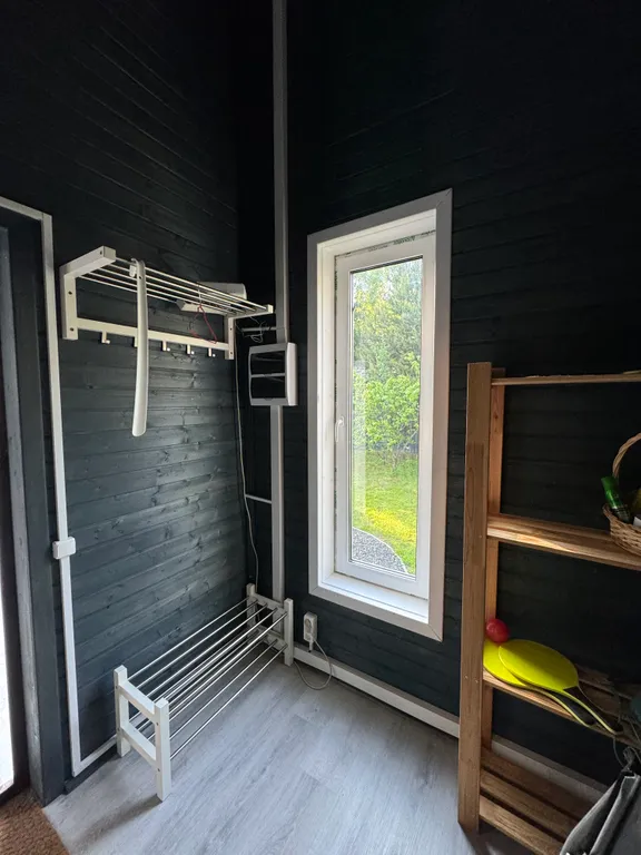 Большой дом среди сосен