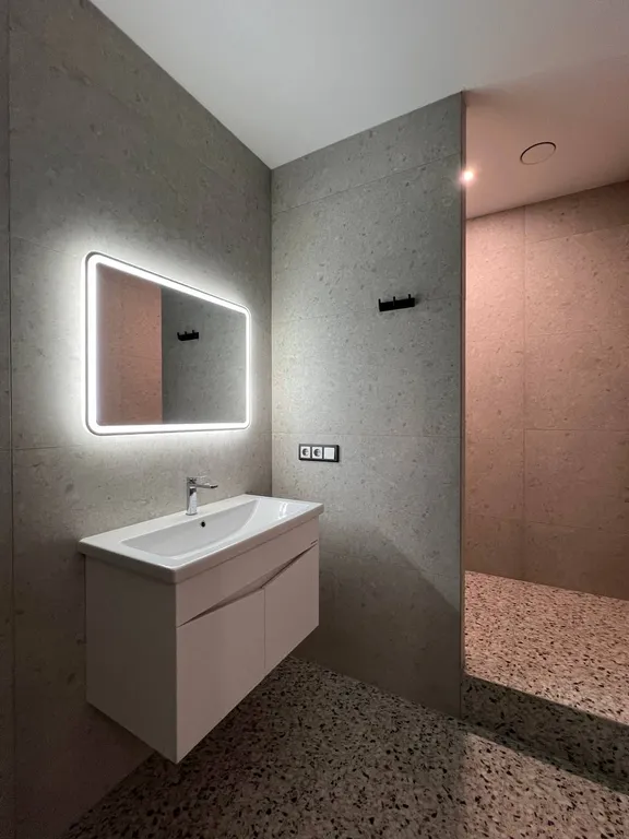 Квартира в центре в элитном доме с дизайнерским ремонтом