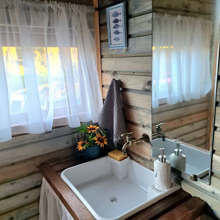 Коттедж Коттедж Эко-уют для двоих — Сясьстрой