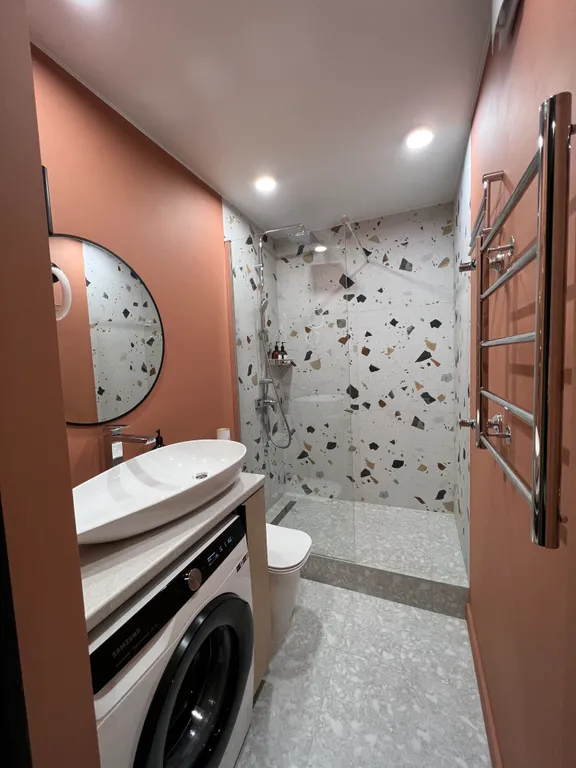 Уютная студия в центре (рядом ЖД, автовокзал, центр)