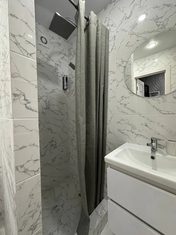 Двухкомнатная квартира Монро в центре