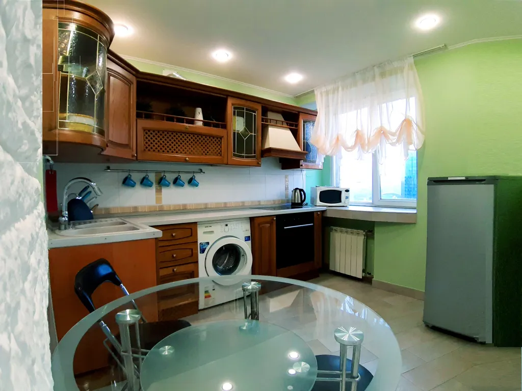 Эксклюзивные евро-апартаменты с сауной на площади Революции