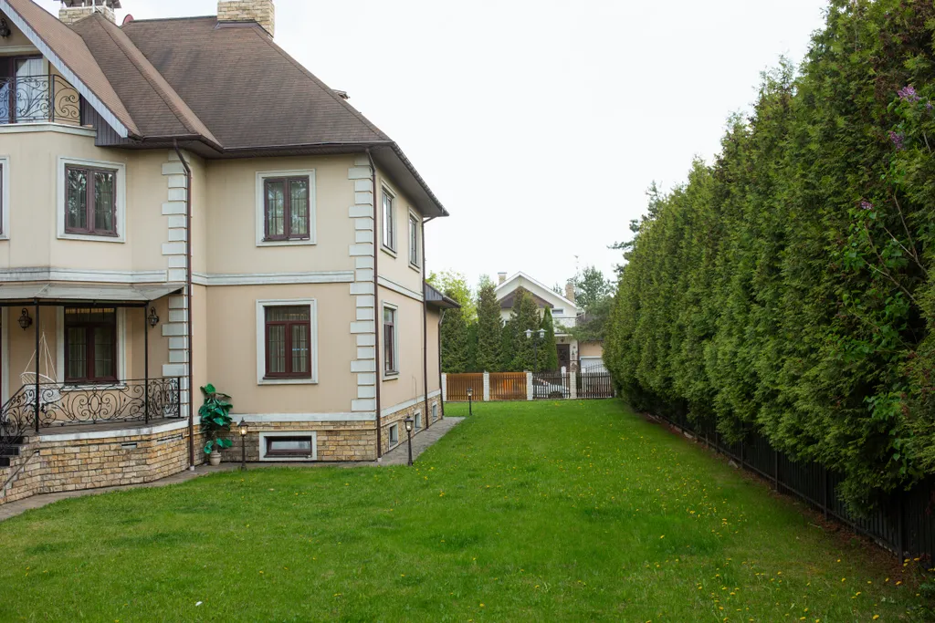 Элитный коттедж с бассейном