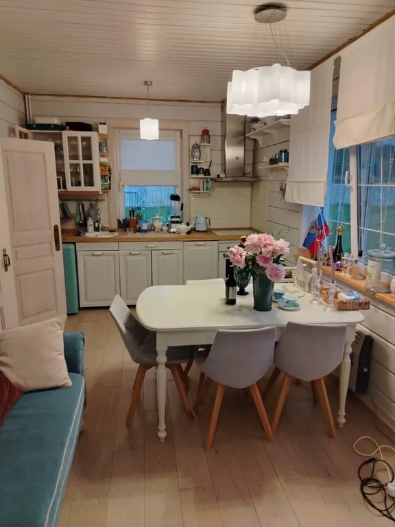 Уютный домик с видом на озеро в стиле прованс со всеми удобствами