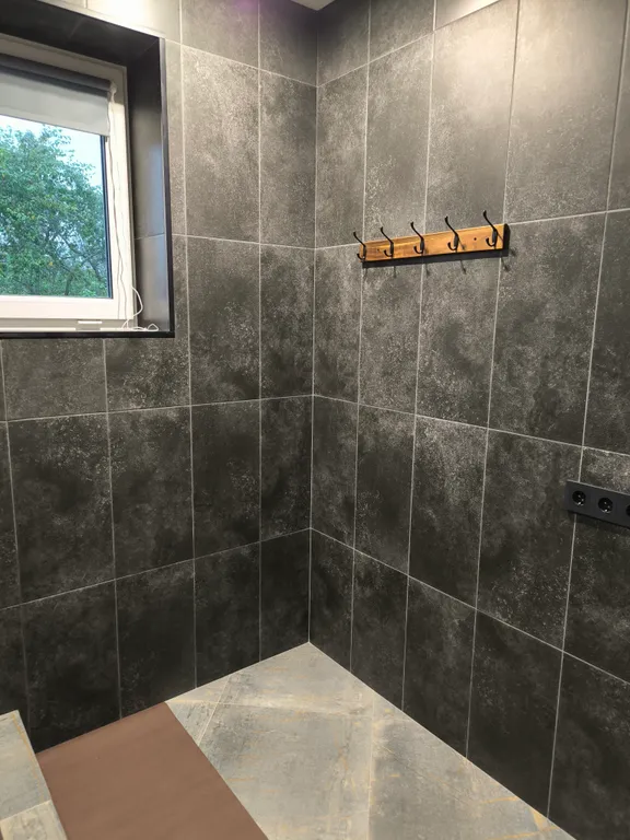 Современный коттедж в пригороде с баней и горячим чаном