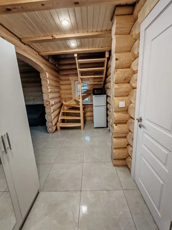 Загородный дом с видом на озеро