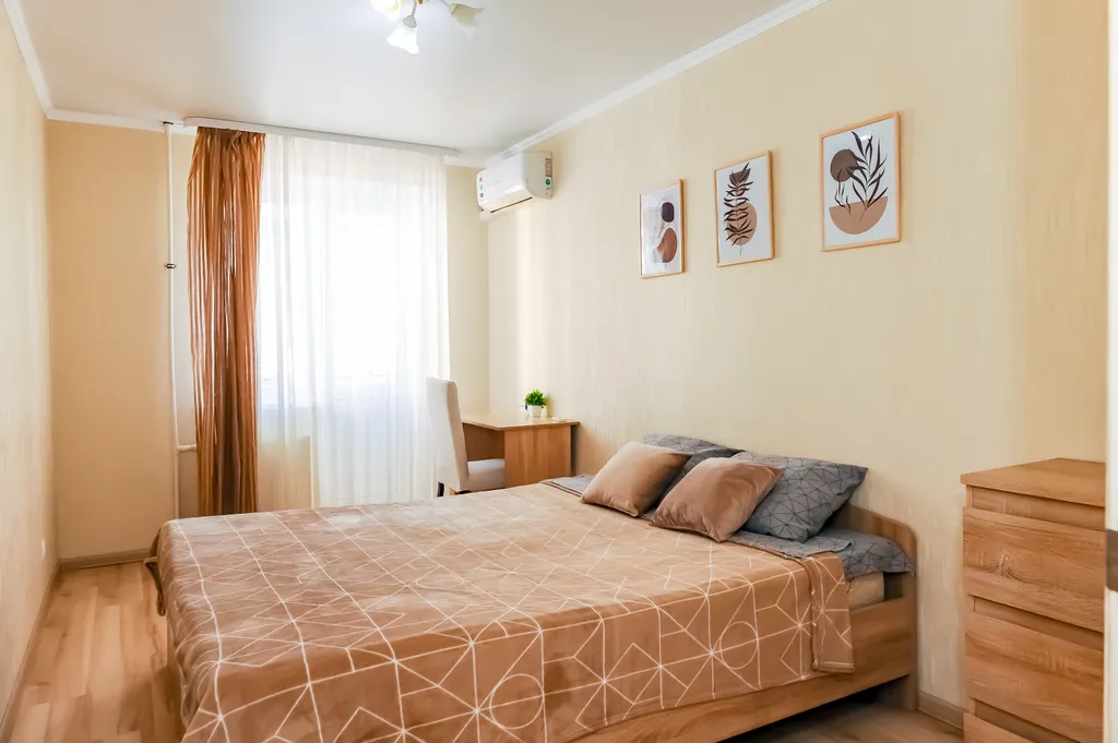 Двухкомнатная квартира в самом центре с парковкой