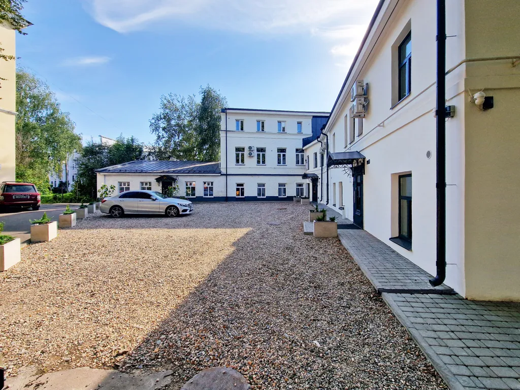 Номер с итальянским окном в бутик апарт-отеле Дом с гаргульями