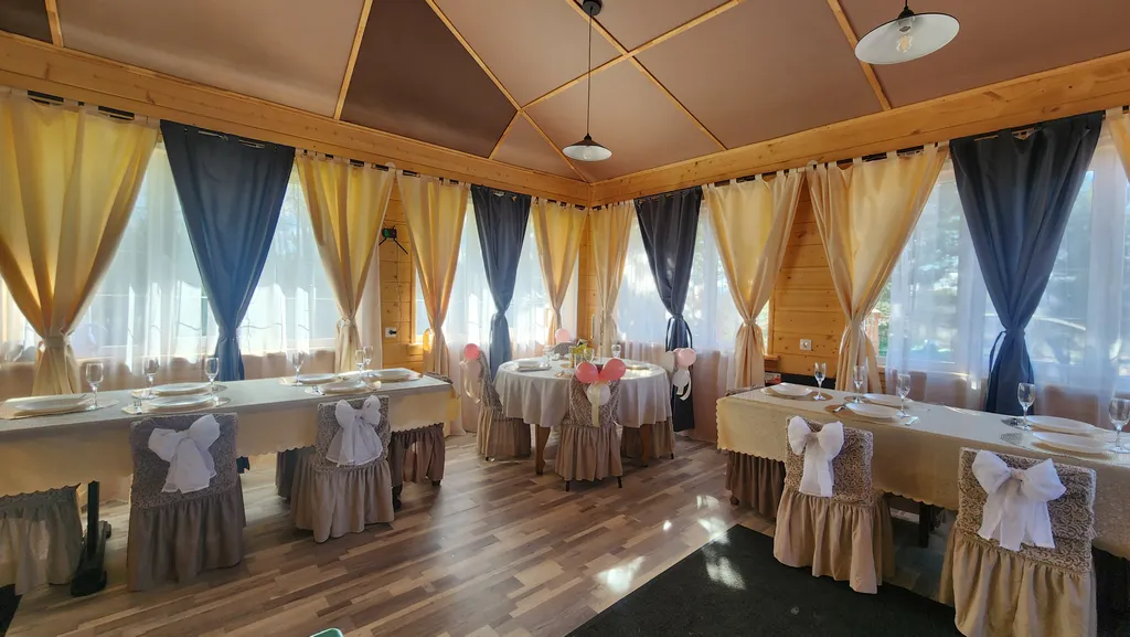 Коттедж с русской баней, горячей джакузи под звездам и бассейном