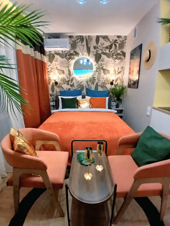 Квартира Квартира Tropic SPA Studio с джакузи XXL и тропическим душем в уютном центре — Минск