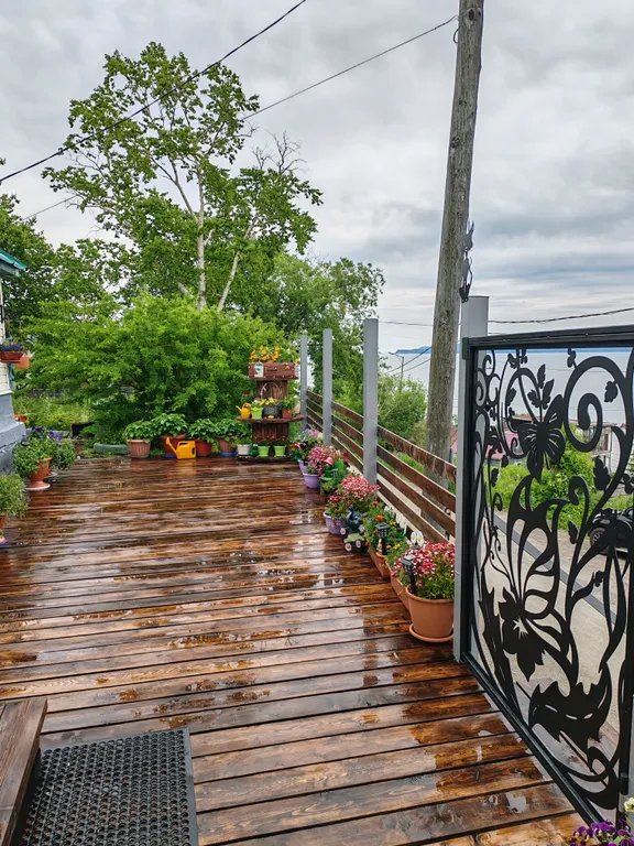 Домик с видом на море