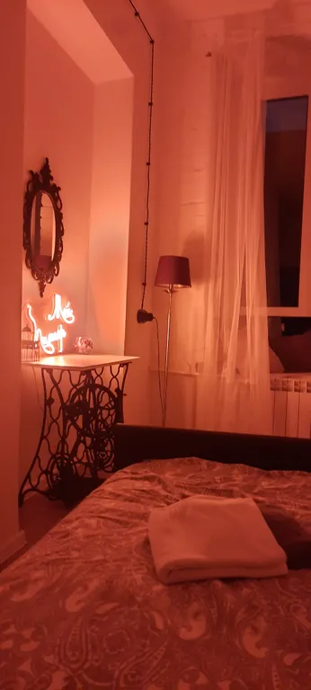 Квартира Комната Зингера. Бесконтактный заезд, хранение багажа До Невского 100м — Санкт-Петербург