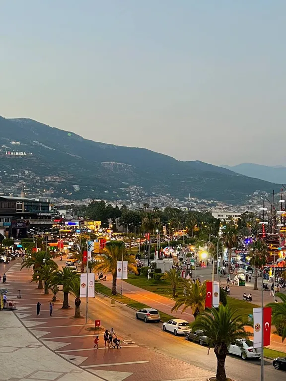 Апартаменты в центре с бассейном