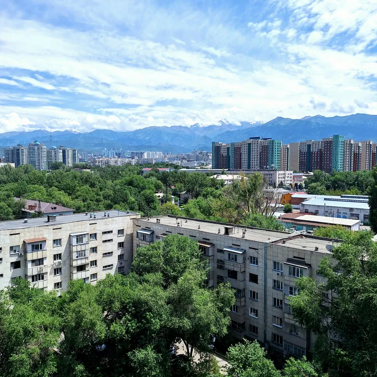 Квартира Апартаменты в центре с видом на город и горы — аренда посуточно в Алматы