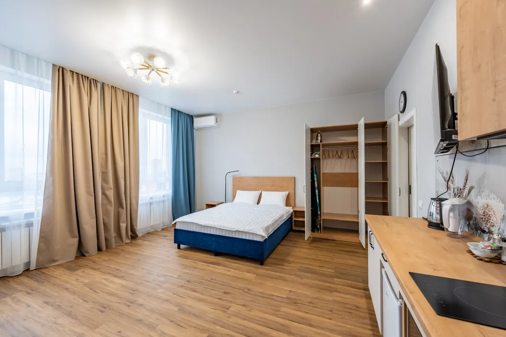 Квартира Квартира Просторная студия с кроватью и диваном — Новосибирск