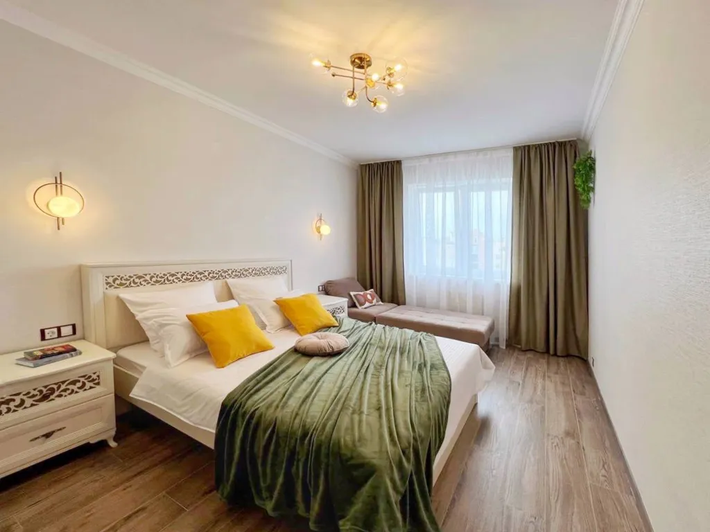 Стильный двухкомнатный люкс с видом на Кафедральный собор