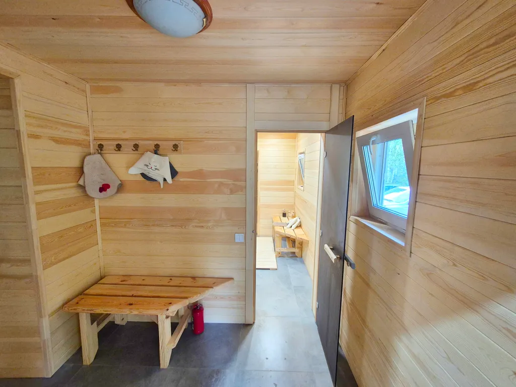 Дом с баней и бассейном