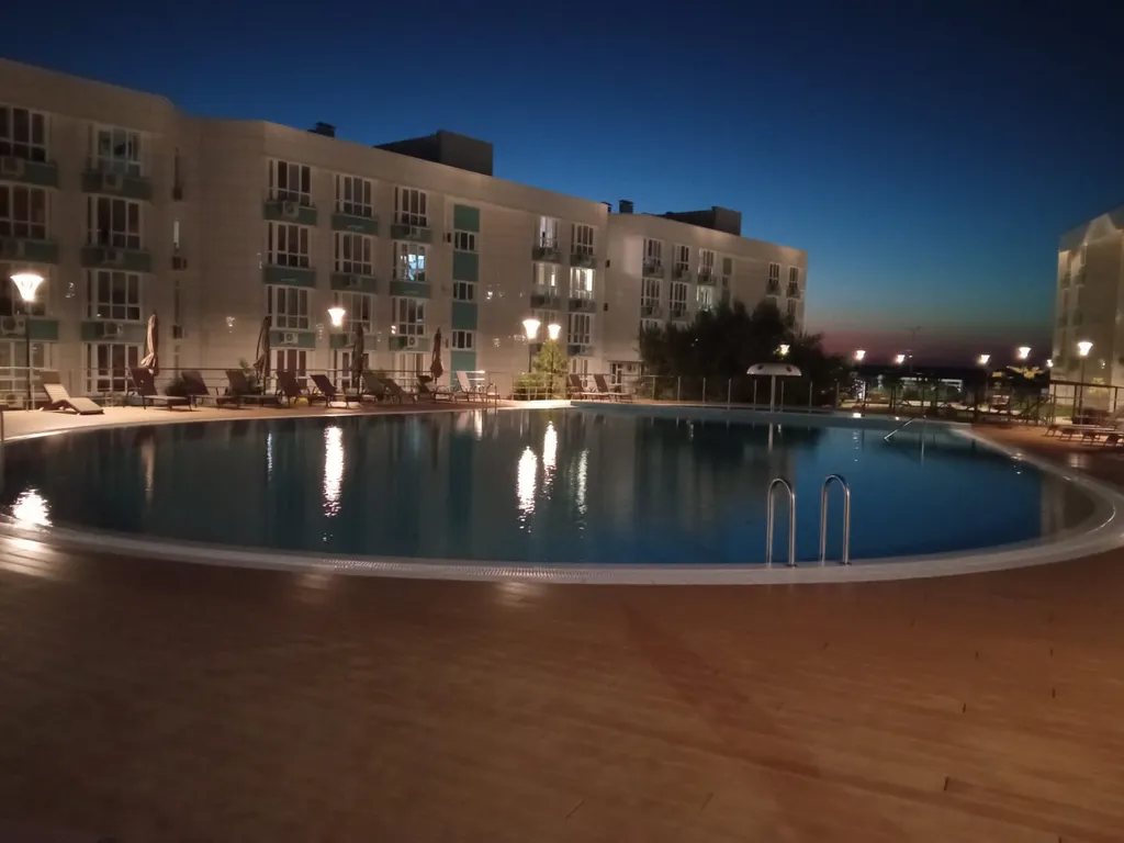 Видовые апартаменты на берегу моря с видом на море с бассейном